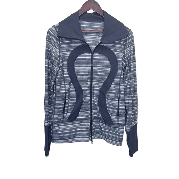 Lululemon In Stride Jacket - Striped Size 6 Activewear Sporty Yoga - Picture 2 of 10